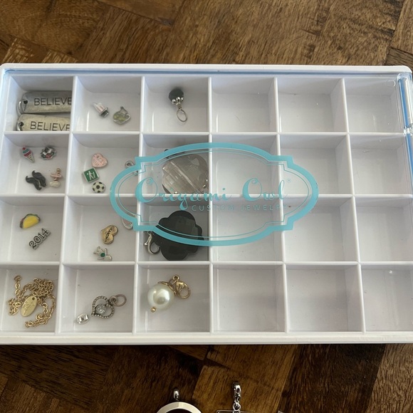 Lot Origami Owl including case - Picture 2 of 10